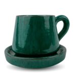 مج فخار مع طبق